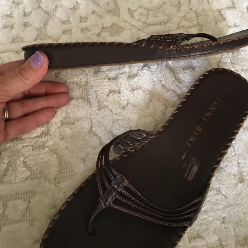Gianni Bini brown leather sandals